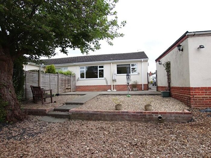 2 Bedroom Detached Bungalow To Rent In Dales Drive, Wimborne, BH21