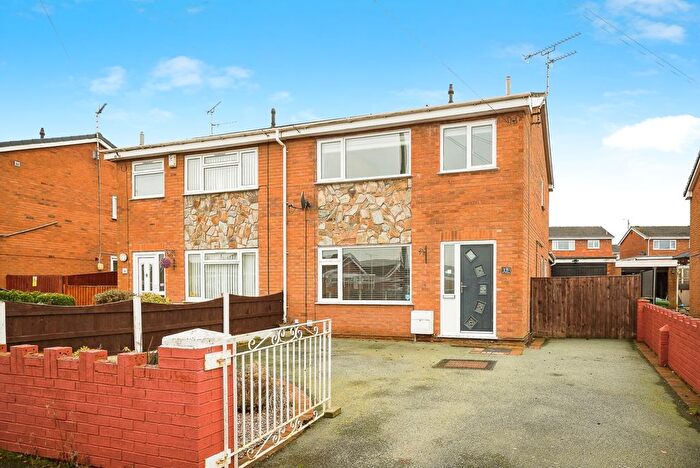 3 Bedroom Semi-Detached House For Sale In Y Fron, Johnstown, Wrexham, LL14