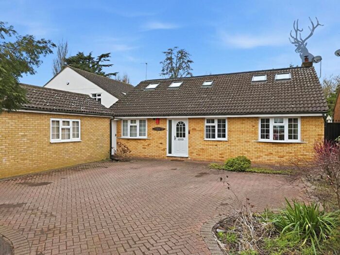 5 Bedroom Detached Bungalow For Sale In Avenue Road, Hoddesdon, EN11