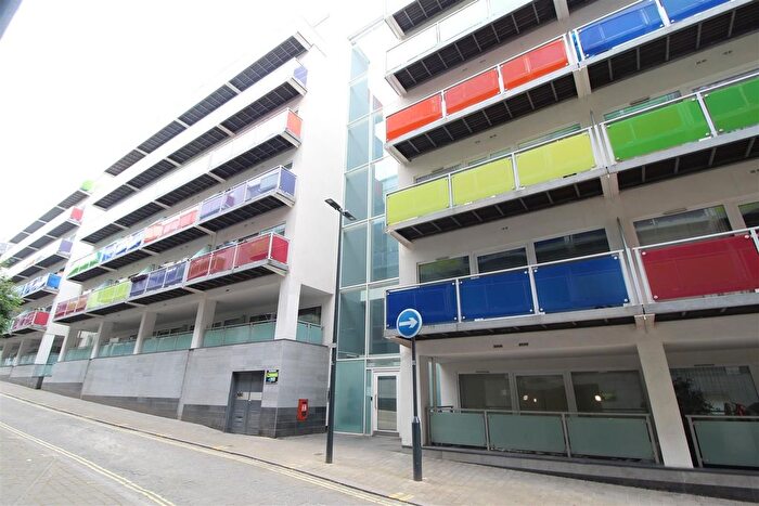 2 Bedroom Flat To Rent In Concord Street, Sheepscar, Leeds, LS2