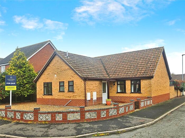 3 Bedroom Bungalow For Sale In Dussindale, Wymondham, Norfolk, NR18