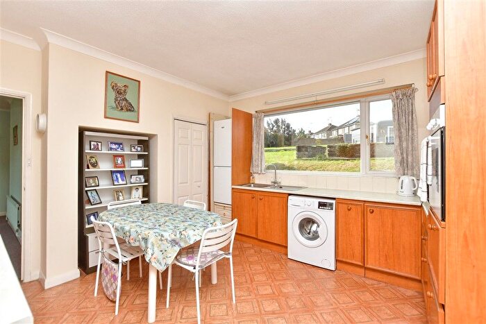 3 Bedroom Detached Bungalow For Sale In Capstone Road, Chatham, Kent, ME5