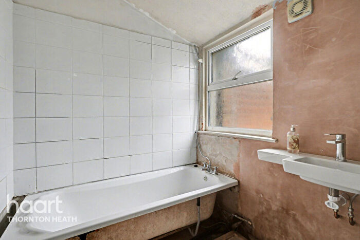 3 Bedroom Terraced House For Sale In Rosebery Avenue, Thornton Heath, CR7