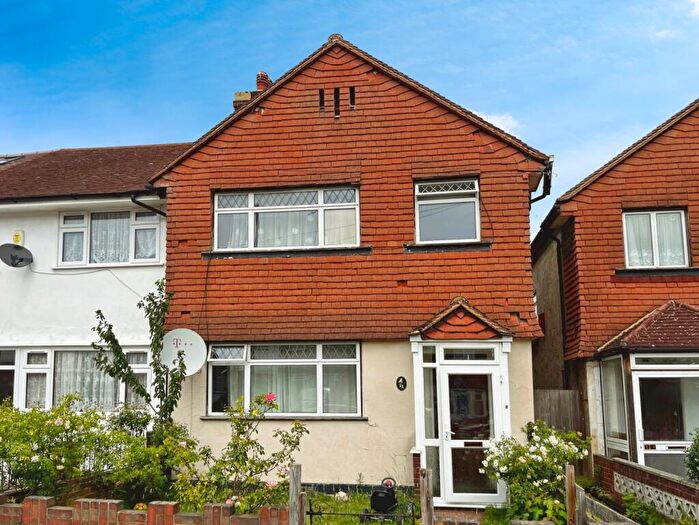 3 Bedroom End Of Terrace House To Rent In Bearstead Rise Crofton Park, SE4