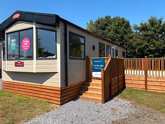 2 Bedroom Lodge For Sale In Carnaby Oakdale, EX20