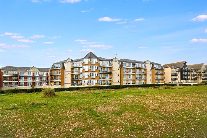 2 Bedroom Flat For Sale In San Diego Way, Eastbourne, BN23