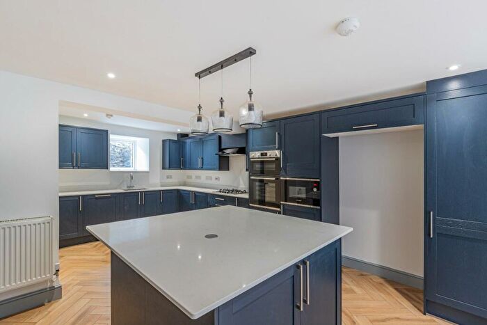 4 Bedroom Terraced House To Rent In John Street, Penarth, CF64