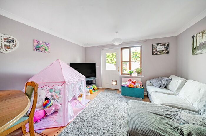 2 Bedroom Detached House For Sale In Sycamore Drive, Ash Vale, Surrey, GU12