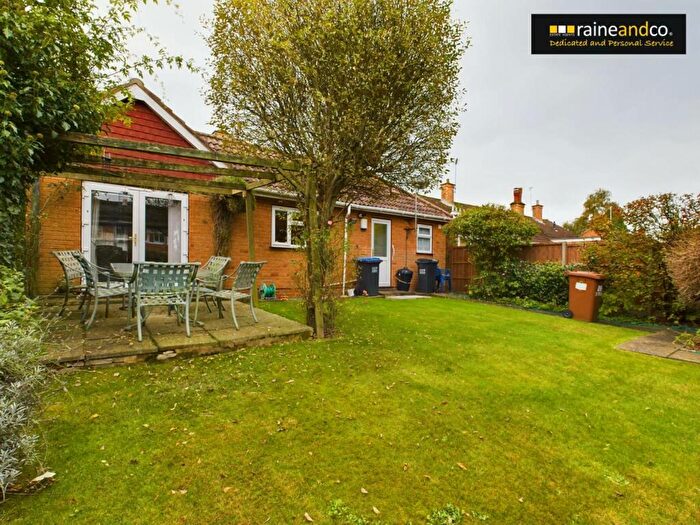 2 Bedroom Detached Bungalow For Sale In Fairview, Potters Bar, EN6