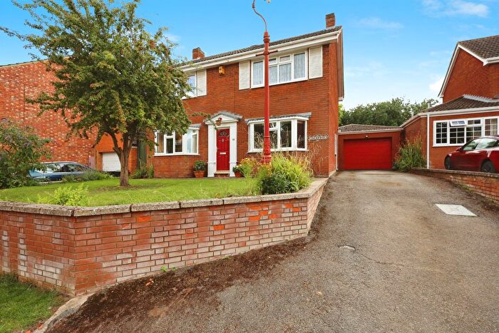 4 Bedroom Detached House For Sale In Newtown Road, Raunds, Wellingborough, NN9
