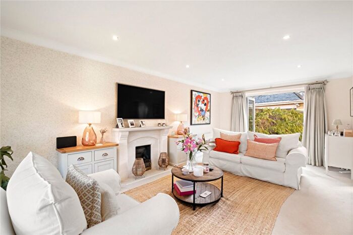 4 Bedroom Detached House To Rent In Coates Avenue, London, SW18