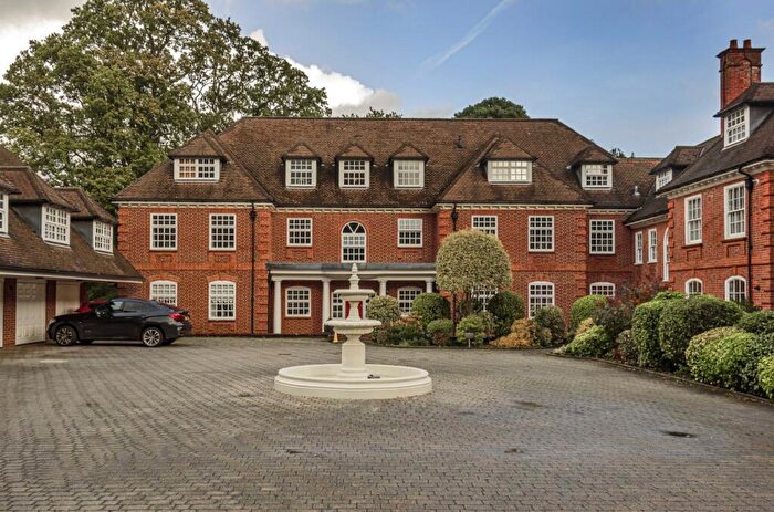 2 Bedroom Flat To Rent In Bracken Place, Chilworth, Southampton, Hampshire, SO16
