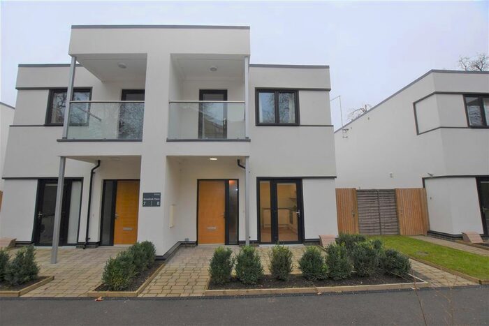 3 Bedroom Semi-Detached House To Rent In Shinfield Road, Reading RG6