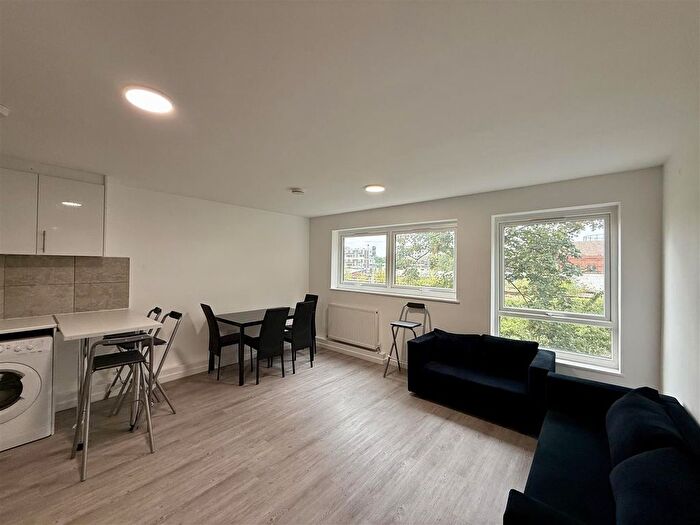 5 Bedroom Flat To Rent In Sharratt Street, London, SE15