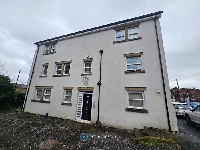 1 Bedroom Flat To Rent In Shamrock House, Pudsey, LS28