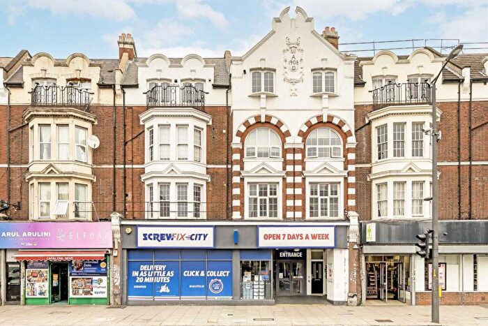 2 Bedroom Flat To Rent In Walworth Road, Elephant & Castle, SE17
