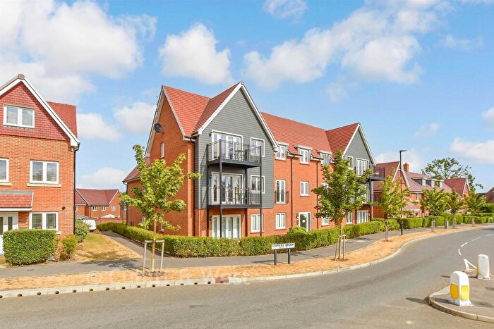 2 Bedroom Flat For Sale In Calvert Link, Horsham, West Sussex, RH12
