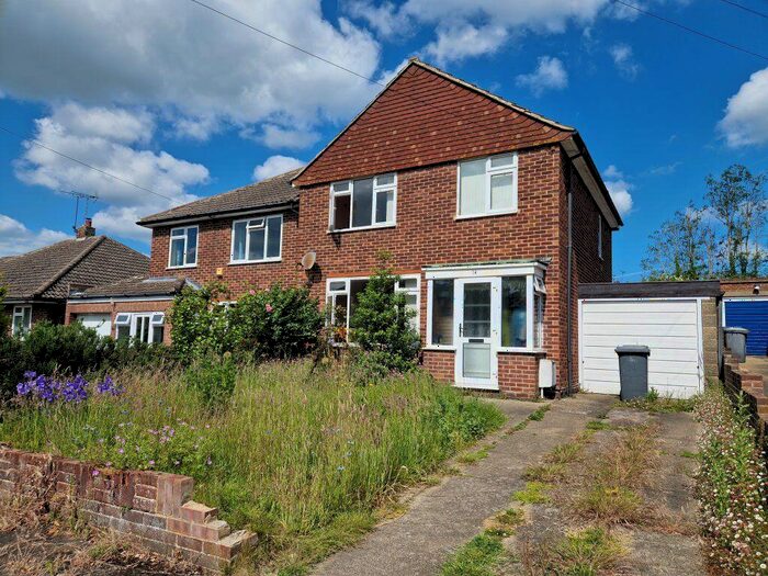 3 Bedroom House To Rent In Whitehall Gardens, Canterbury - Ref, CT2