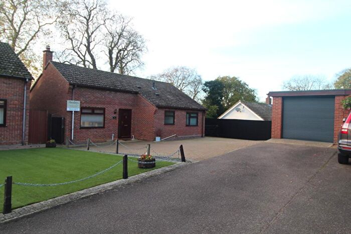 3 Bedroom Detached Bungalow To Rent In Mayfields, Lakenheath, Brandon, IP27