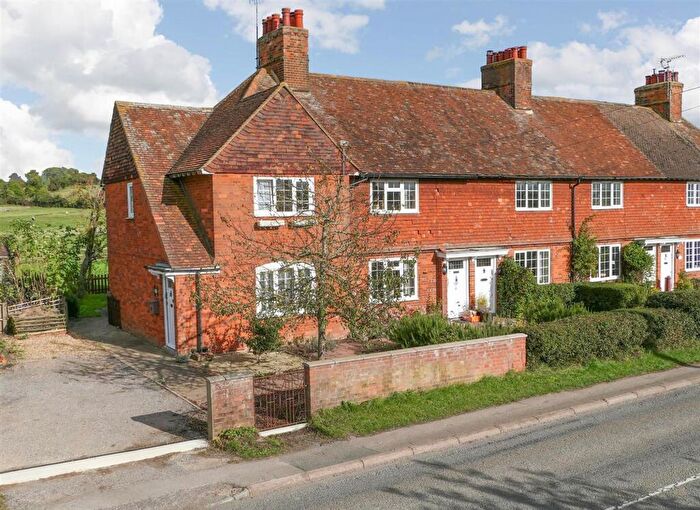 2 Bedroom Property To Rent In Edgcott Road, Grendon Underwood, HP18