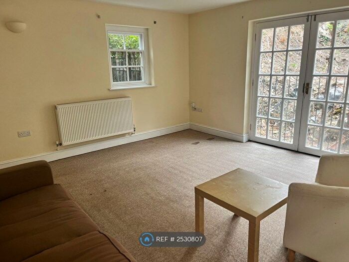 2 Bedroom Flat To Rent In High Street, Haverfordwest, SA61