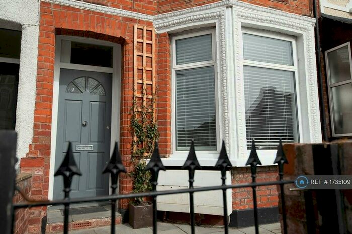 2 Bedroom Flat To Rent In Erskine Road, London, E17