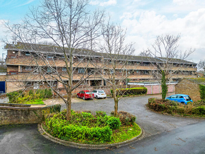1 Bedroom Flat For Sale In Rosebery Way, Tring, HP23