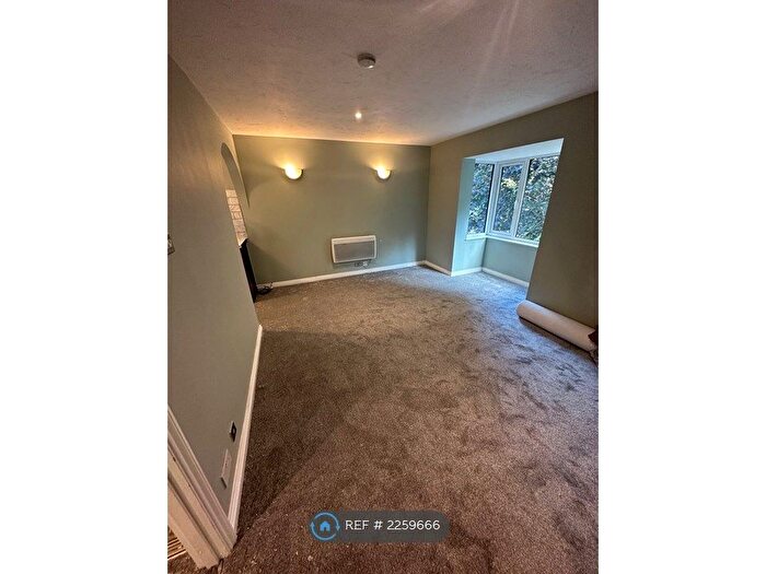 Studio To Rent In Waterside Close, Barking, IG11