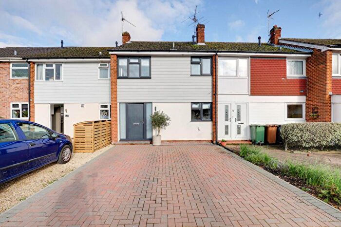 3 Bedroom Town House For Sale In Rowan Close, Sonning Common, South Oxfordshire, RG4
