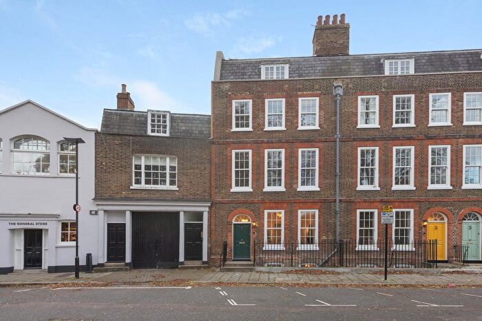 4 Bedroom Town House For Sale In Chiswick Lane South, London, W4