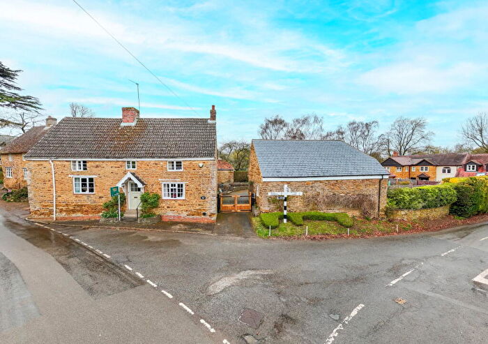5 Bedroom Detached House For Sale In Main Street, Hannington, NN6