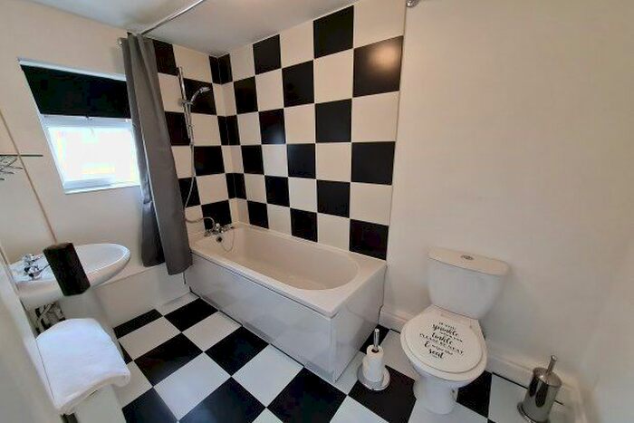 1 Bedroom Flat To Rent In The Avenue, Aylesford, ME20