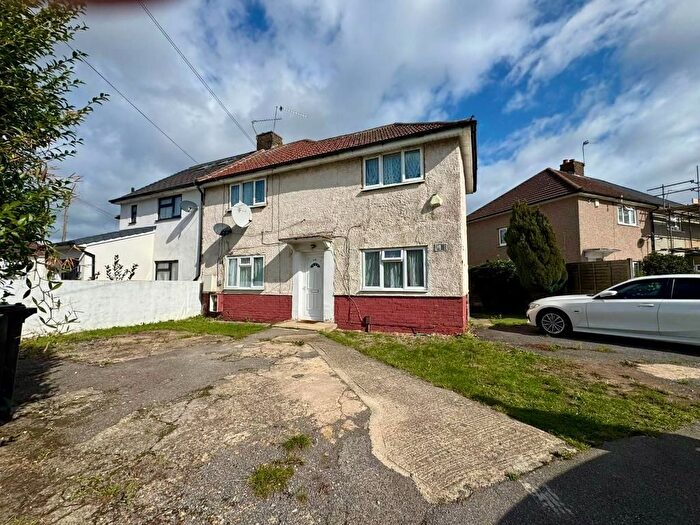 1 Bedroom Maisonette For Sale In Court Crescent, Slough, SL1
