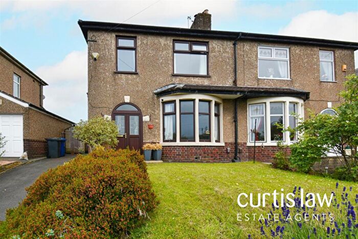 3 Bedroom Semi-Detached House For Sale In Blackburn Road, Rishton, BB1