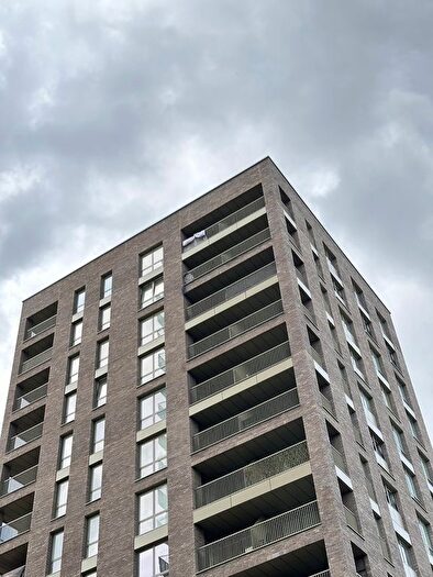1 Bedroom Flat To Rent In Heartwood Boulevard, Acton, W3