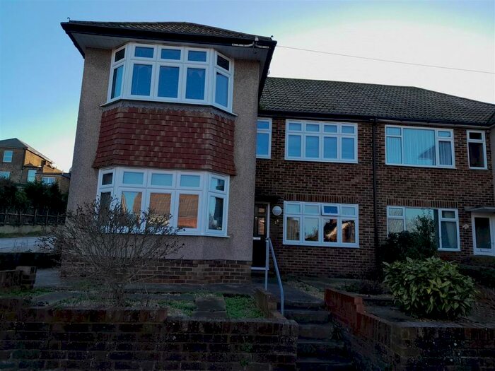 2 Bedroom Flat To Rent In Lawn Road, Broadstairs, CT10