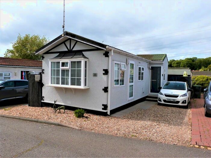 1 Bedroom Mobile Home For Sale In Galley Hill, Waltham Abbey, EN9
