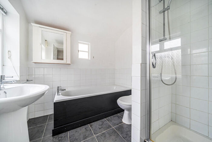 3 Bedroom Semi-Detached House For Sale In Woking Road, Guildford, GU1