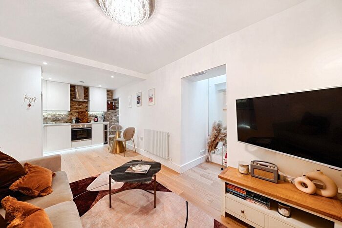 1 Bedroom Flat For Sale In Upper Richmond Road, London, SW15