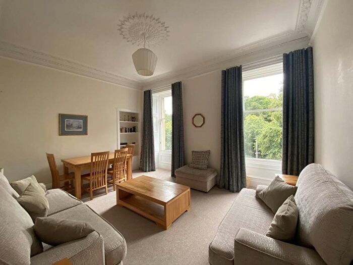 4 Bedroom Flat To Rent In Hillside Street, Edinburgh, EH7