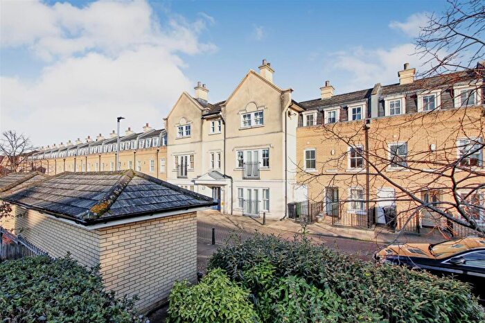 1 Bedroom Flat For Sale In St. Matthews Gardens, Cambridge, CB1