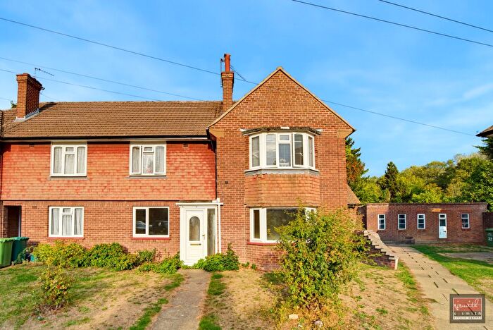 2 Bedroom Maisonette For Sale In Booth Drive, Staines-Upon-Thames, TW18