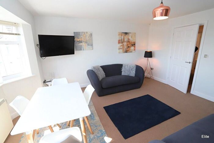 2 Bedroom Apartment To Rent In New Durham Courtyard, Gilesgate, DH1
