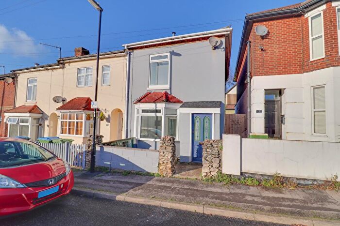 2 Bedroom End Of Terrace House For Sale In Swift Road, Woolston, SO19