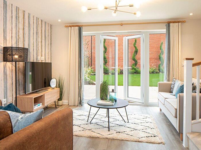 2 Bedroom Semi-Detached House For Sale In Irthlingborough Road, Wellingborough, NN8