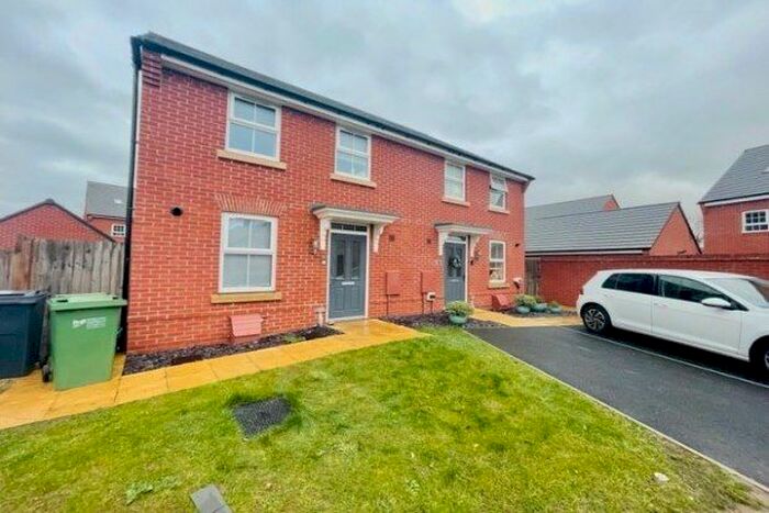 3 Bedroom Property To Rent In Brambling Way, Gloucester GL2