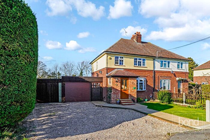 3 Bedroom Semi-Detached House For Sale In Lodge Road, Bicknacre, Chelmsford, CM3