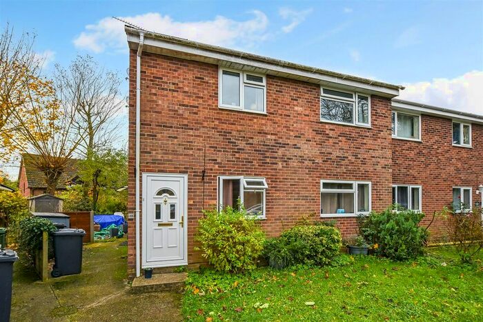 2 Bedroom Flat To Rent In Sunnyside Close, Charlton, Andover, Hampshire, SP10