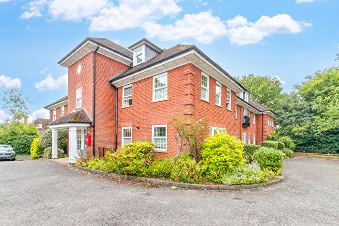 2 Bedroom Apartment For Sale In Guessens Road, Welwyn Garden City, Hertfordshire, AL8