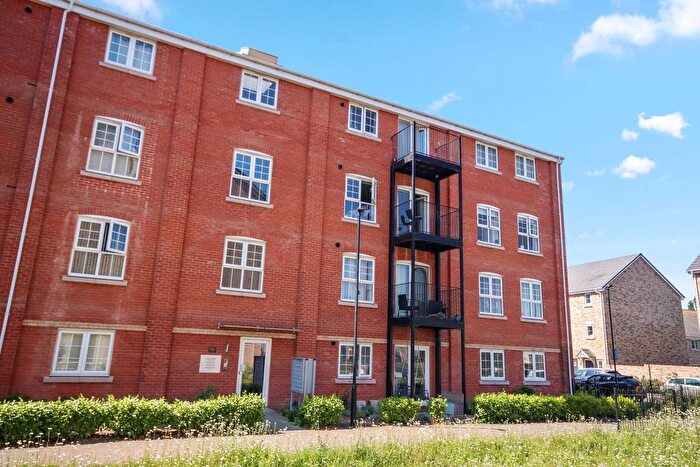 2 Bedroom Flat For Sale In Flat Houghton Way, Bury St Edmunds, Suffolk, IP33
